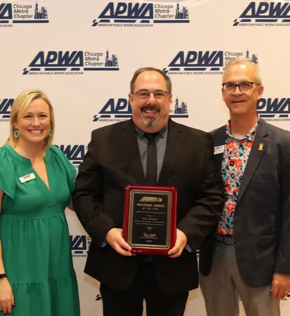 Tom Rickert (center)