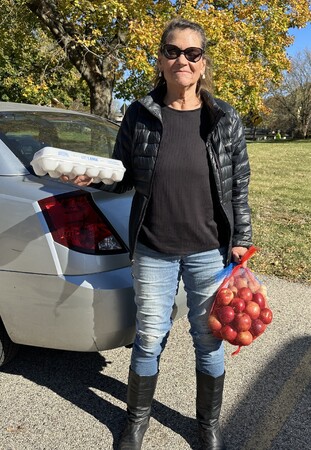 For many people living with chronic illnesses such as diabetes and congestive heart failure, access to healthy food can be just as important as access to medical care. 