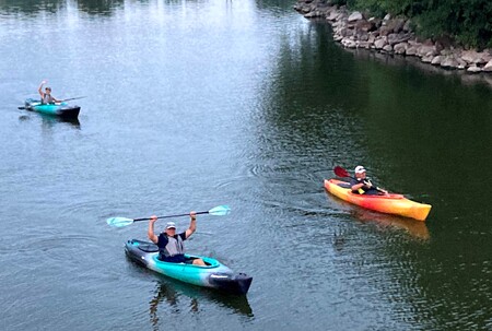 Online maps help paddlers navigate Fox River and area resources. 