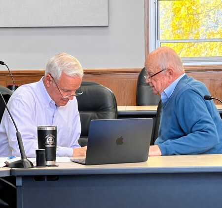 Picture of Kane County Board members Bill Lenert (Chairman of the Finance Committee) and Vern Tepe (Chairman of the Transportation Committee)  