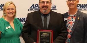 Tom Rickert (center)