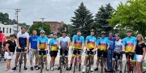 Tek Pak, Inc. Vice President of Research and Development, Scott Carter (second from left), joined the War on Wheels (WOW) Cycle Team for a recent ride in St. Charles. 